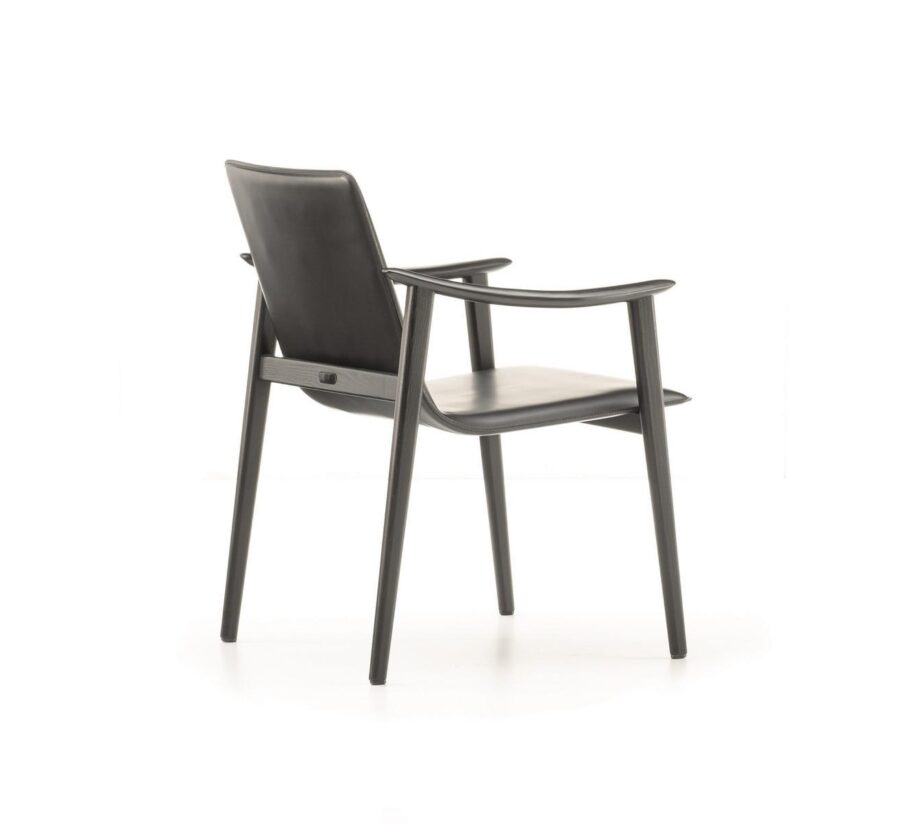 Fynn Saddle Hide Chair Minotti