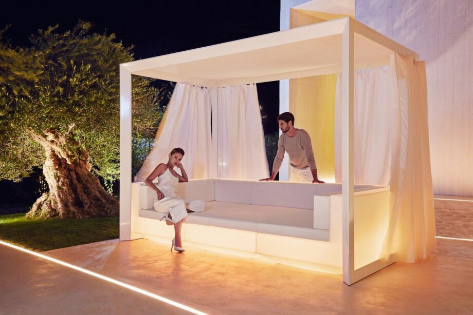 Vela Pavilion Outdoor Bed Vondom
