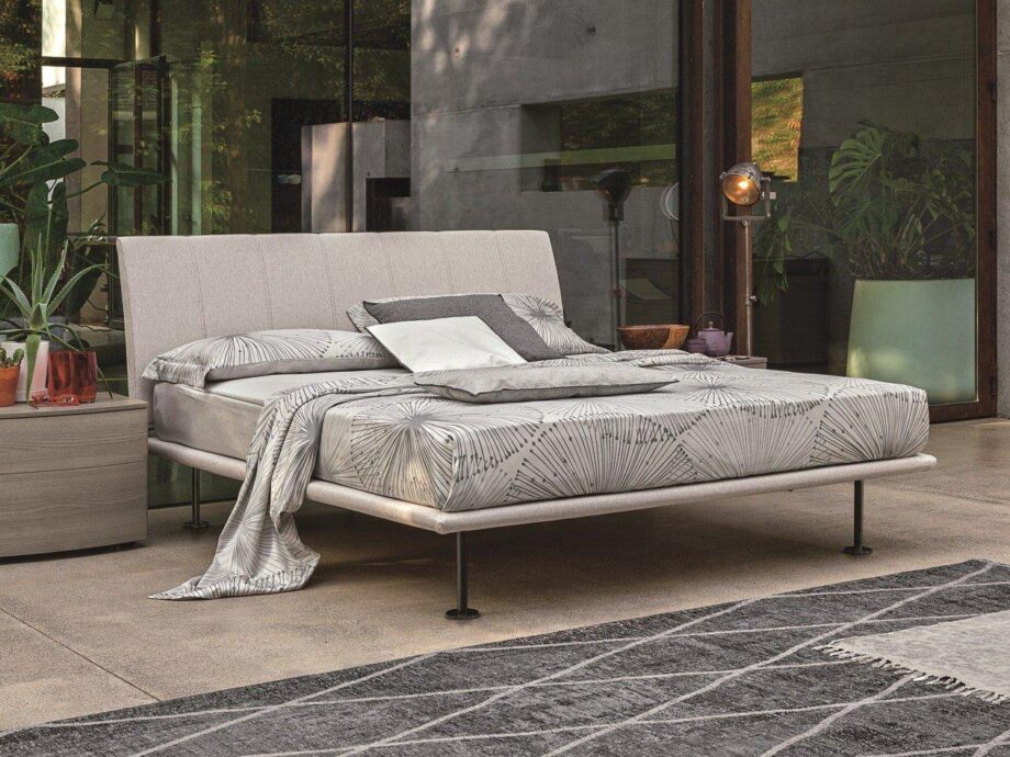 Seven Bed Tomasella