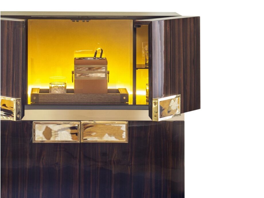 Cosmopolitan 6027ebo/ebl Bar Cabinet Arcahorn