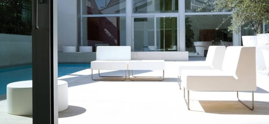 Host 202 Armchair Pedrali
