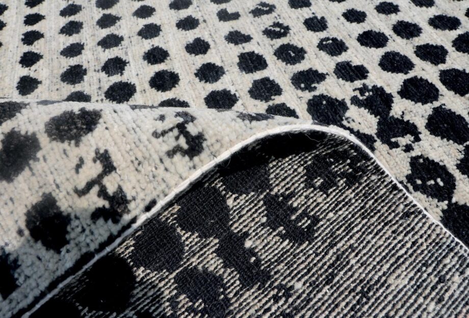 Scarlet Pois Rug Baxter