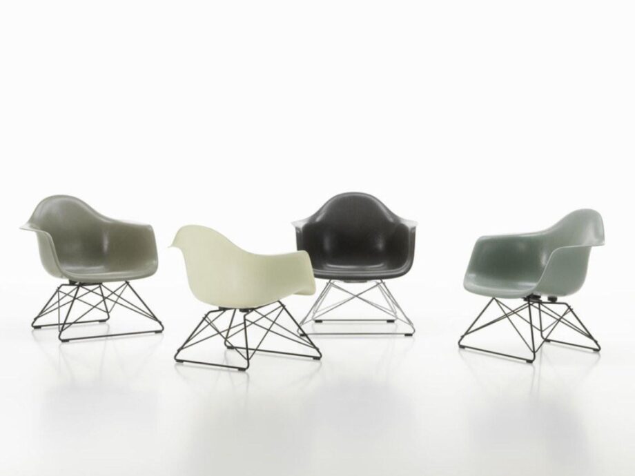 Lar Fiberglass Easy Chair Vitra