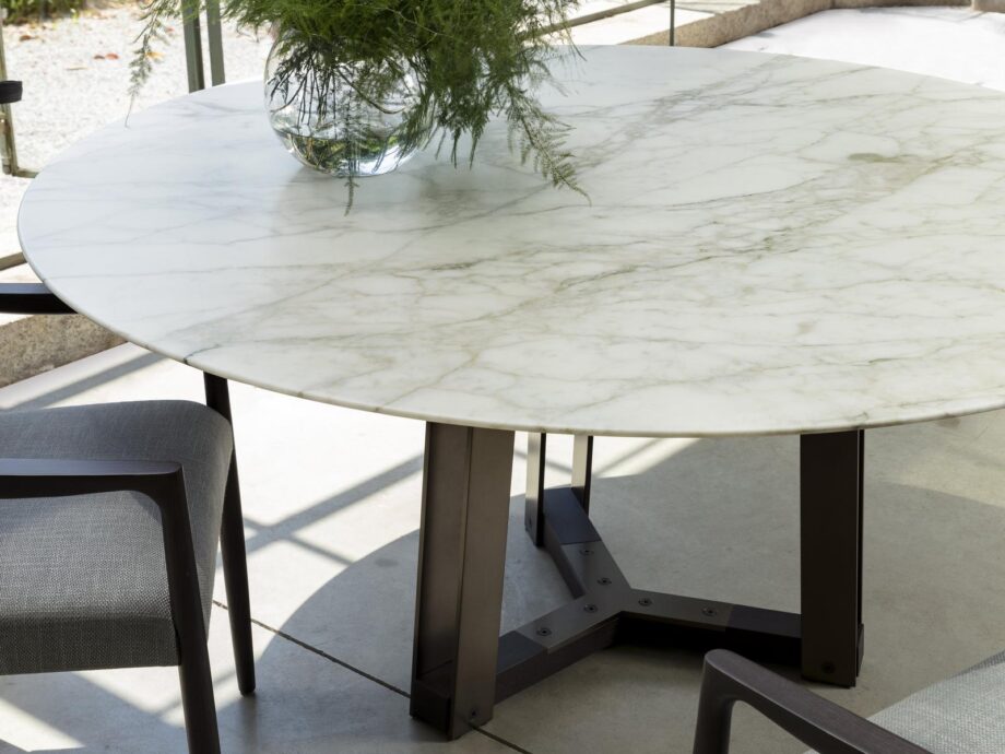 Shibumi Table Porada