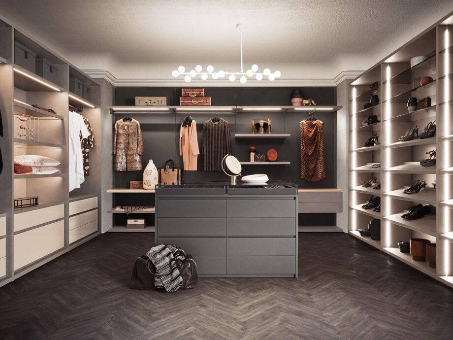 Island Closet Pianca