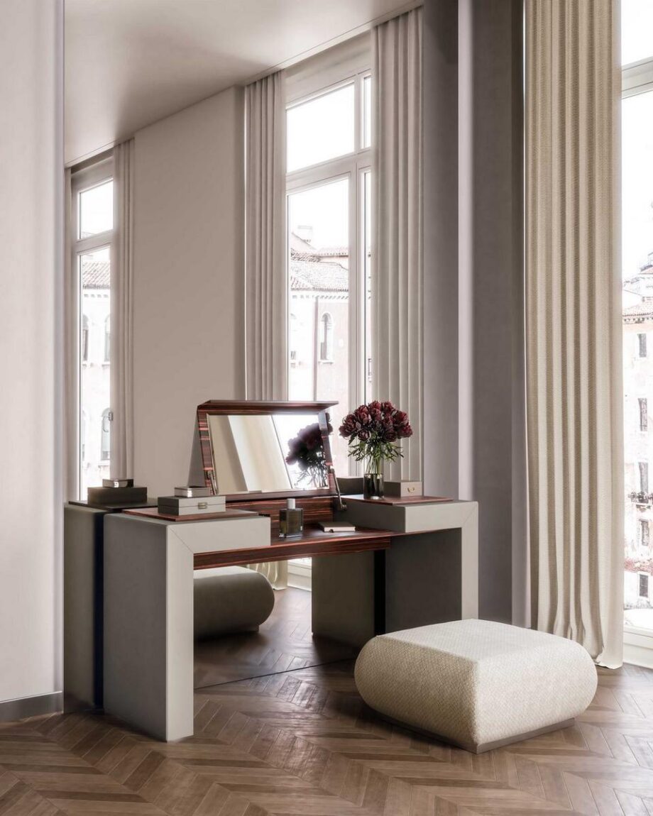 Keraz Pouf Capital Collection