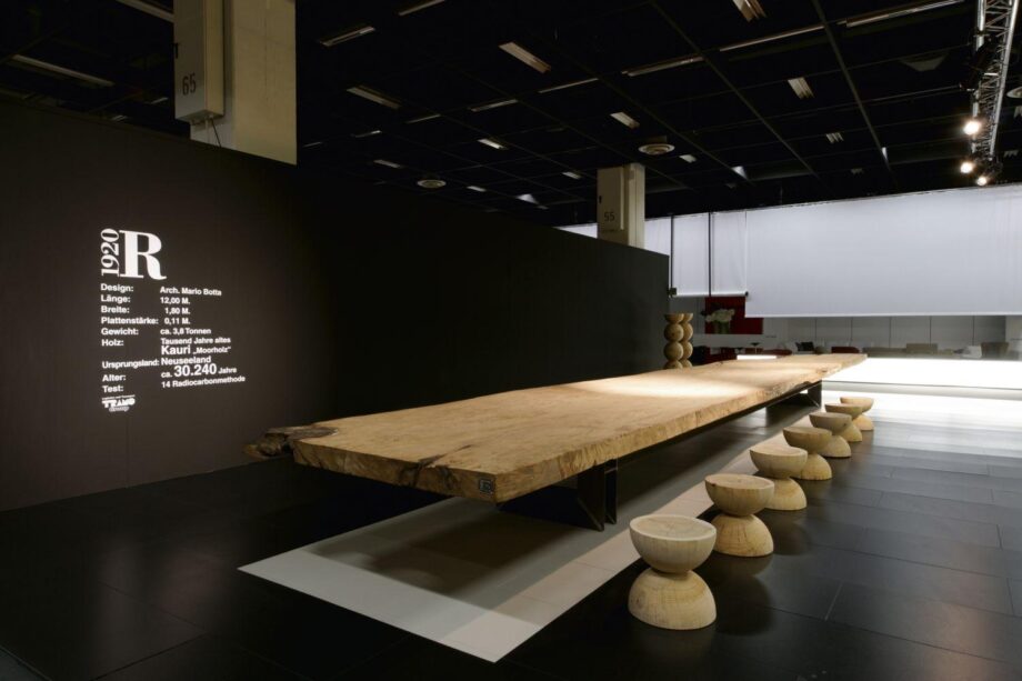 01 04 43 Table Riva 1920