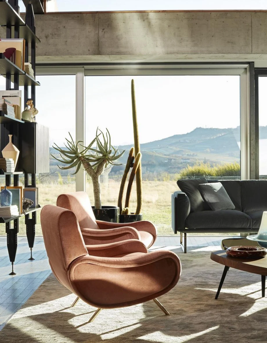 720 Lady armchair by Cassina shop online • VIZZZIO