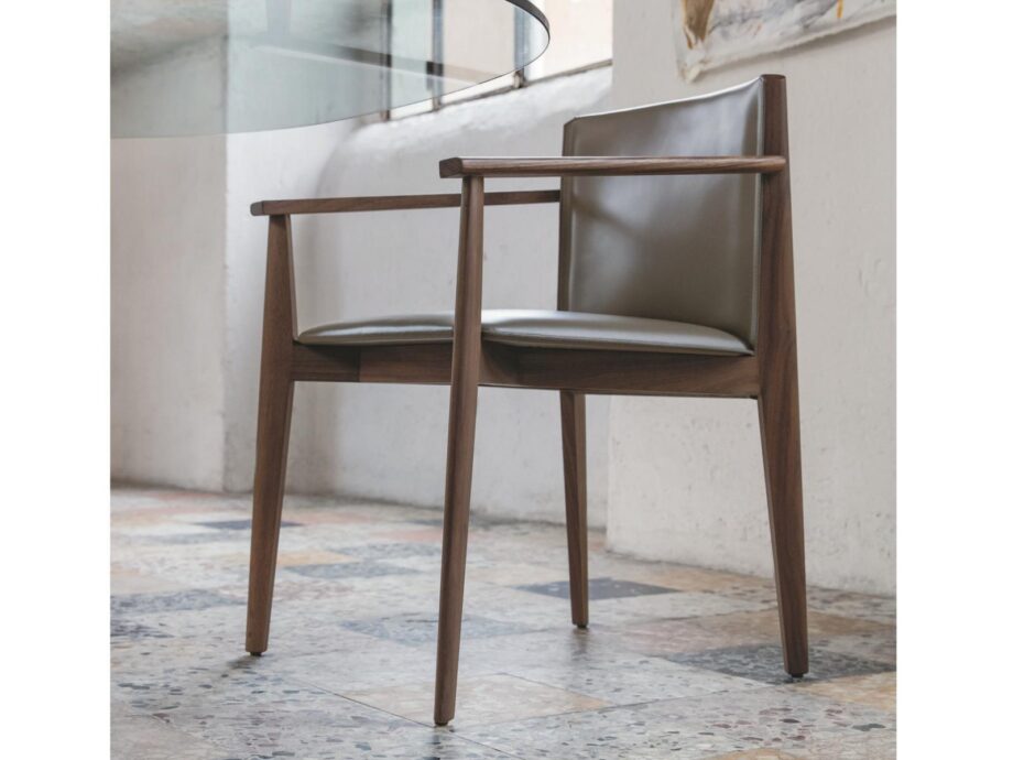 Ionis Chair Porada