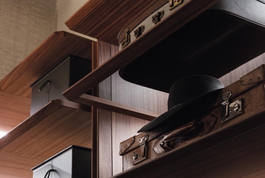 My Suite Closet Porada