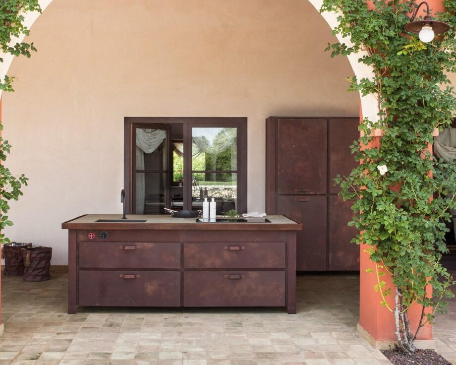 Mina Kitchen Minacciolo