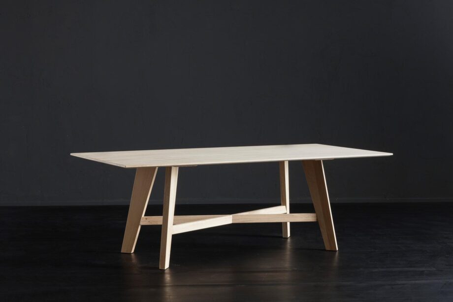 Barcellona + Pechino Table Altacorte