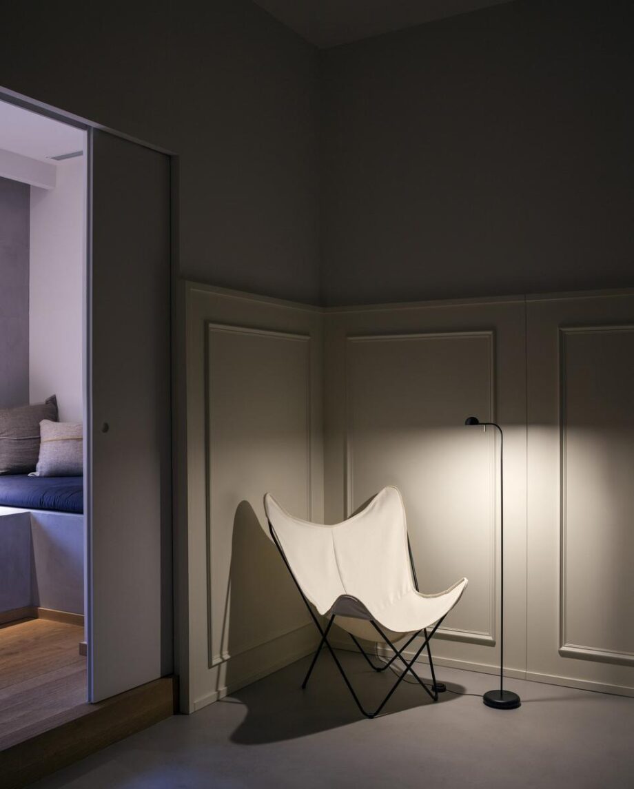 Pin Floor Lamp Vibia