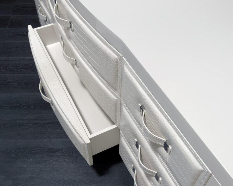 Zion Chest Of Drawers Rugiano