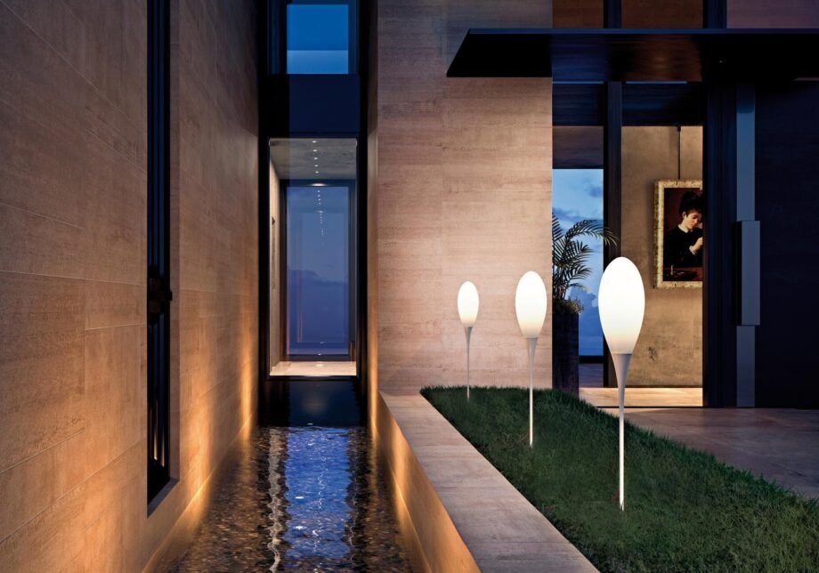 Spillo Outdoor Peg Bollard Light Kundalini