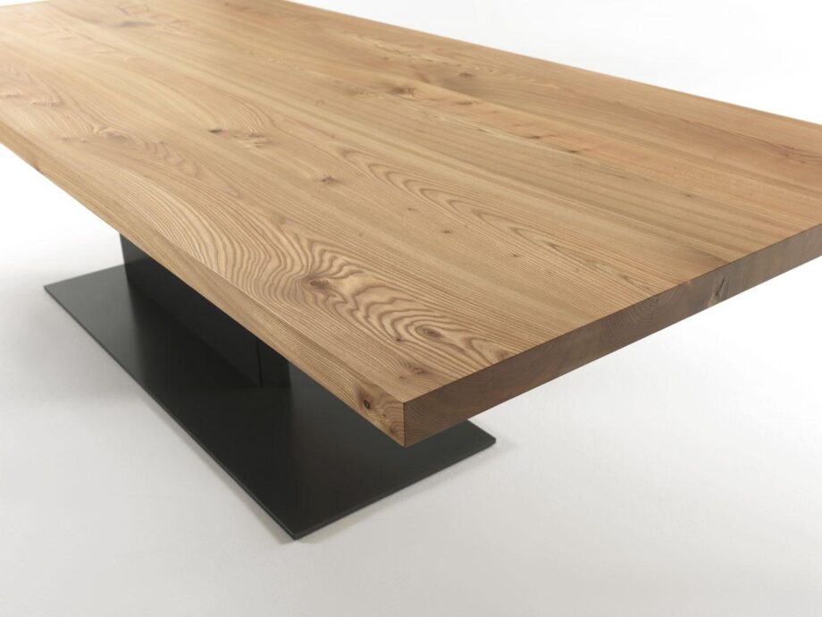 Liam Table Riva 1920