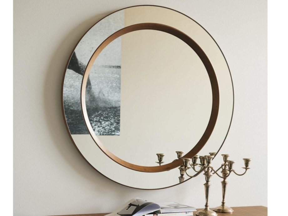 Miss Mirror Porada
