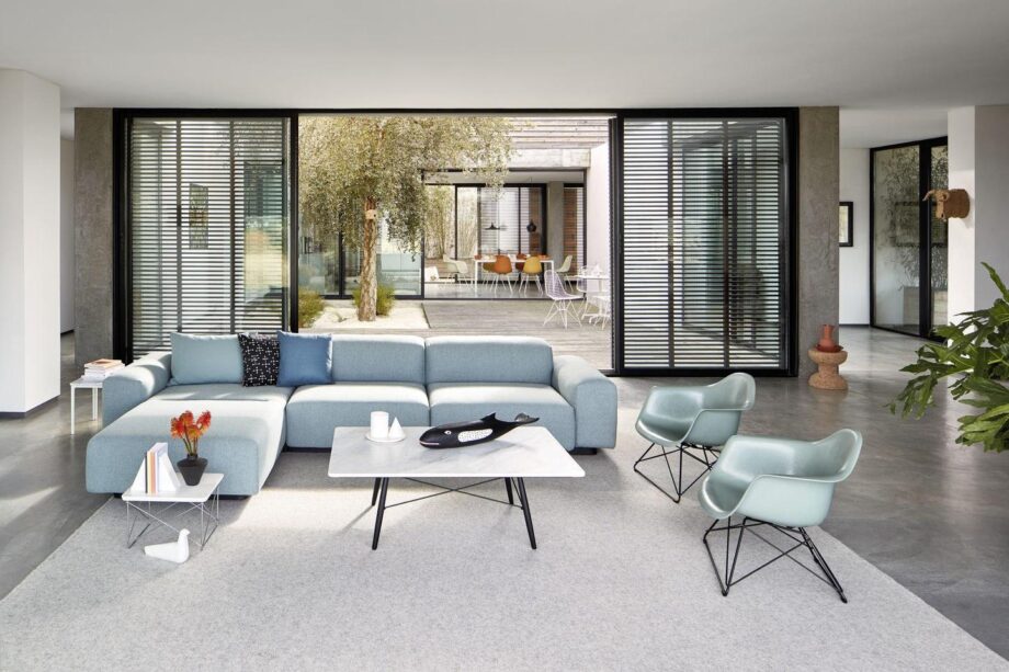 Lar Fiberglass Easy Chair Vitra