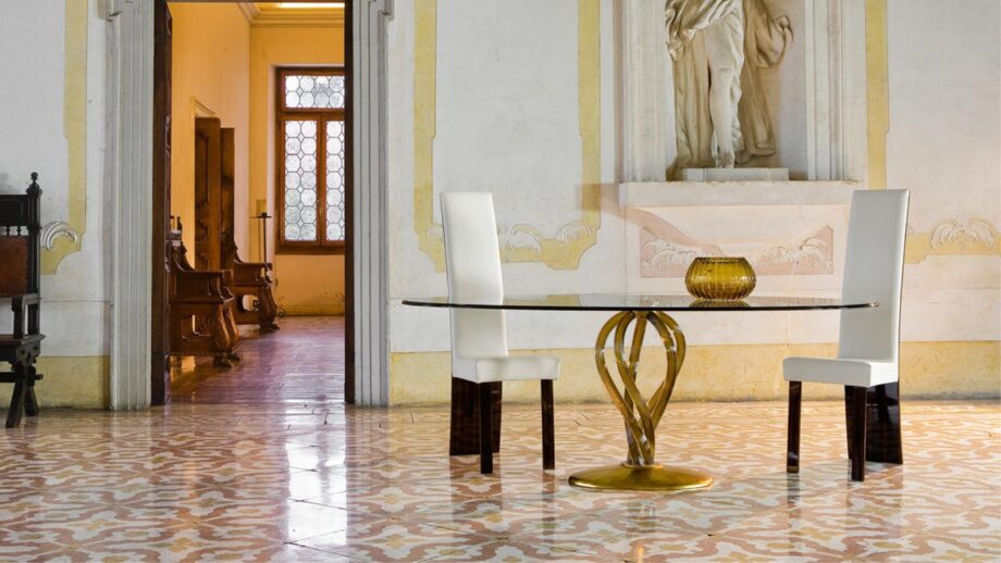 Bolshòj Table Reflex