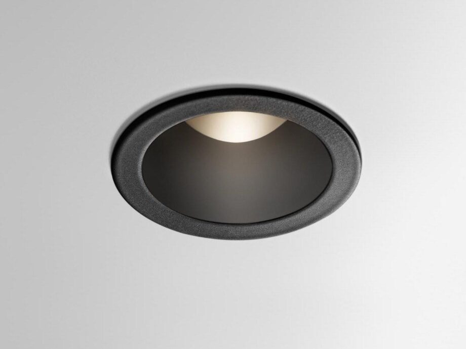 Tiny Spotlight Olev