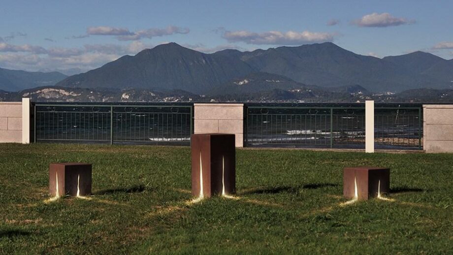 Granito Bollard Light Artemide