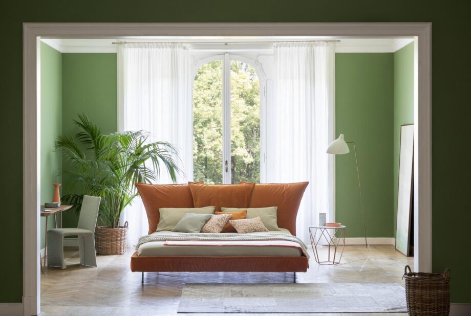 Madame C. Bed Bonaldo
