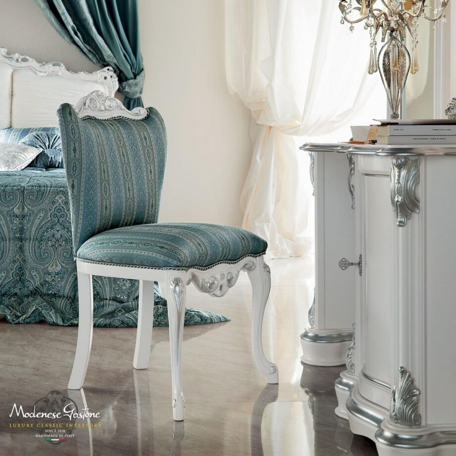 13519 chair | Modenese Gastone. Elegant baroque-style chair blending heritage charm with modern detailing, offering opulence and luxurious comfort for interiors.