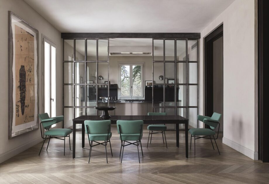 Hug table | Arflex. Elegant table with a marble top and sleek frame, designed by Claesson Koivisto Rune, perfect for sophisticated and contemporary interior spaces.