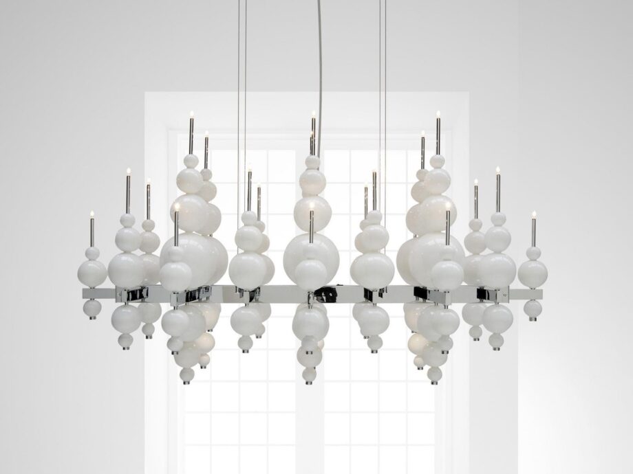Tears From Moon H22+3 pendant lamp | Ilfari. Handcrafted glass ball chandelier with 22 G4 bases and 3 LED downlights, featuring a discrete on-off switch for ambient lighting.