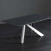 Detroit + Metal table | Altacorte. Detroit table featuring a sturdy industry iron top, paired with durable metal legs in an eye-catching design. Ideal for contemporary, stylish interiors.