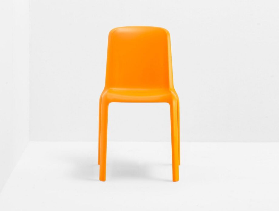 Snow 300 Outdoor chair | Pedrali. Versatile, stackable outdoor chair made of durable polypropylene. Ideal for outdoor and indoor use. Light yet sturdy design.