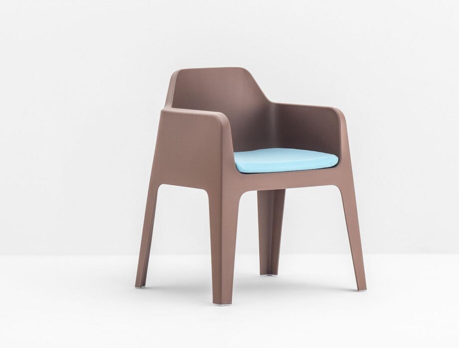 Plus 630 Outdoor chair | Pedrali. Outdoor chair with generous volumes, formal design, comfort, and functionality for both indoor and outdoor spaces.