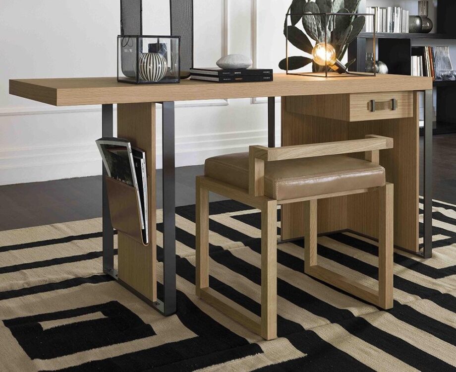 Lucy chair | Galimberti Nino. Stylish and functional, the Lucy chair combines classic and modern design elements for a unique statement piece. Comfortable and elegant.