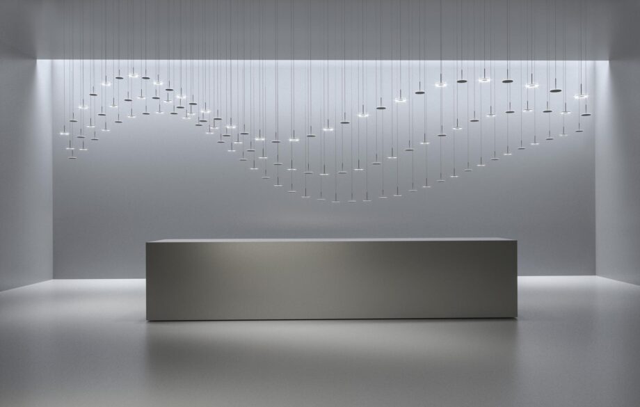 Bella pendant lamp | Panzeri. Stylish pendant lamp with adjustable head, STEP DIM technology, and multiple light settings for versatile illumination options.