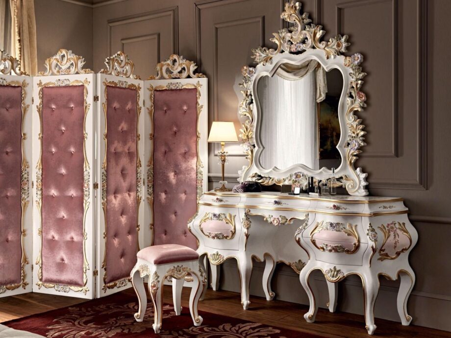 11205 dressing table | Modenese Gastone. Elegant vanity table with matching mirror, showcasing fine craftsmanship, hand-carved details, and luxurious classic design.
