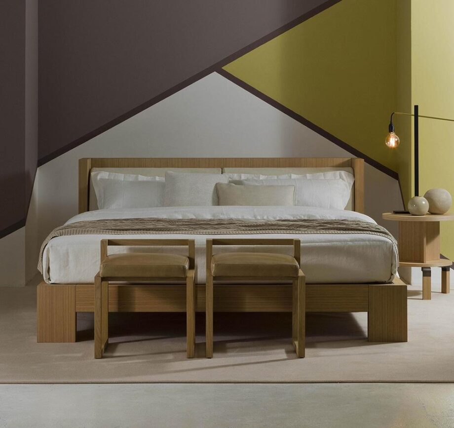 Lucy chair | Galimberti Nino. Stylish and functional, the Lucy chair combines classic and modern design elements for a unique statement piece. Comfortable and elegant.