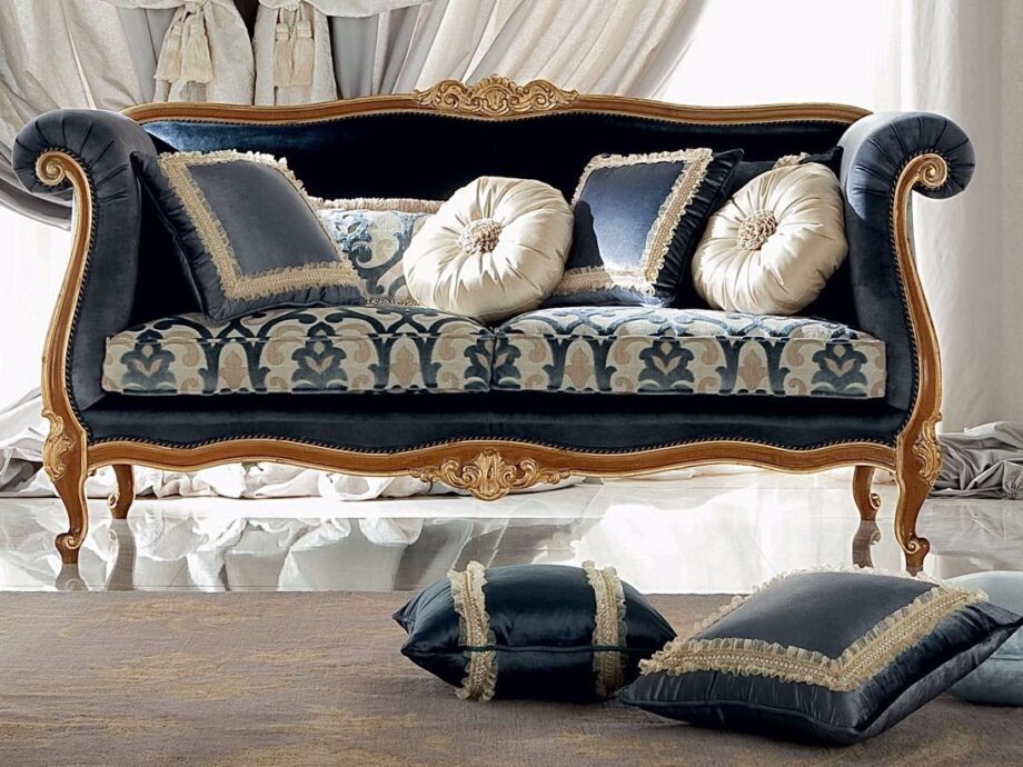 13416 sofa | Modenese Gastone. 2-seater sofa blending baroque elegance with modern flair, offering luxurious comfort with a touch of Italian charm.