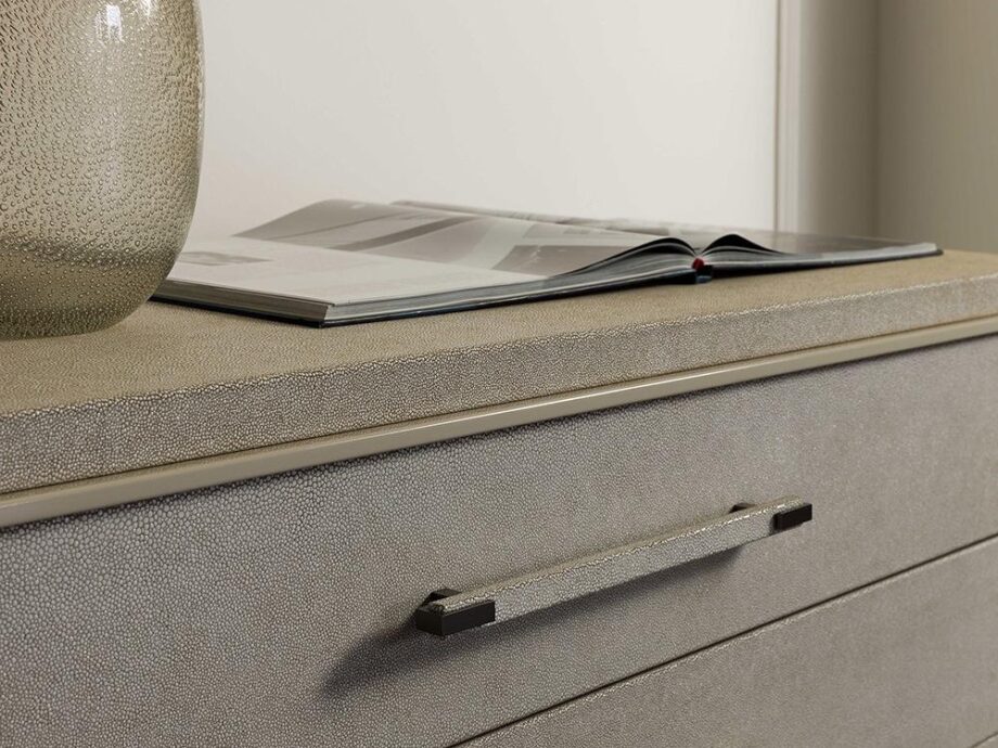 Asmara chest of drawers | Galimberti Nino. The Asmara chest of drawers is a luxurious and modern addition to any home, offering functionality and elegance.