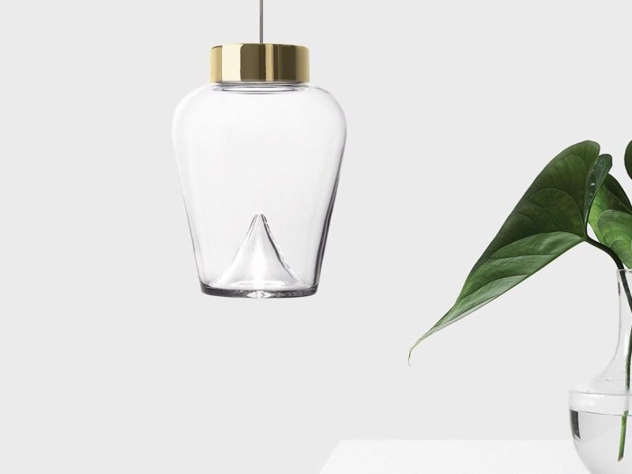 Aella Thin S pendant lamp | Leucos. Handblown glass pendant with LED light, offering dimmer function and combining timeless design with modern technology for illumination.
