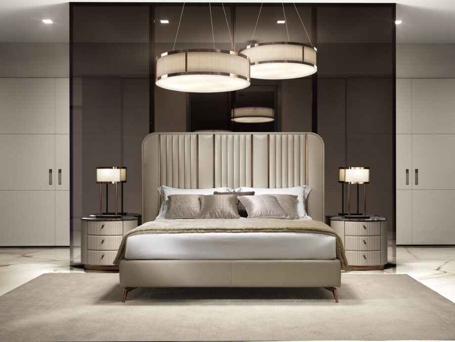 Gordon Round chandelier | DV home. A luxurious round chandelier with a metal structure, a beige fabric shade, and methacrylate diffusers, perfect for sophisticated interiors.