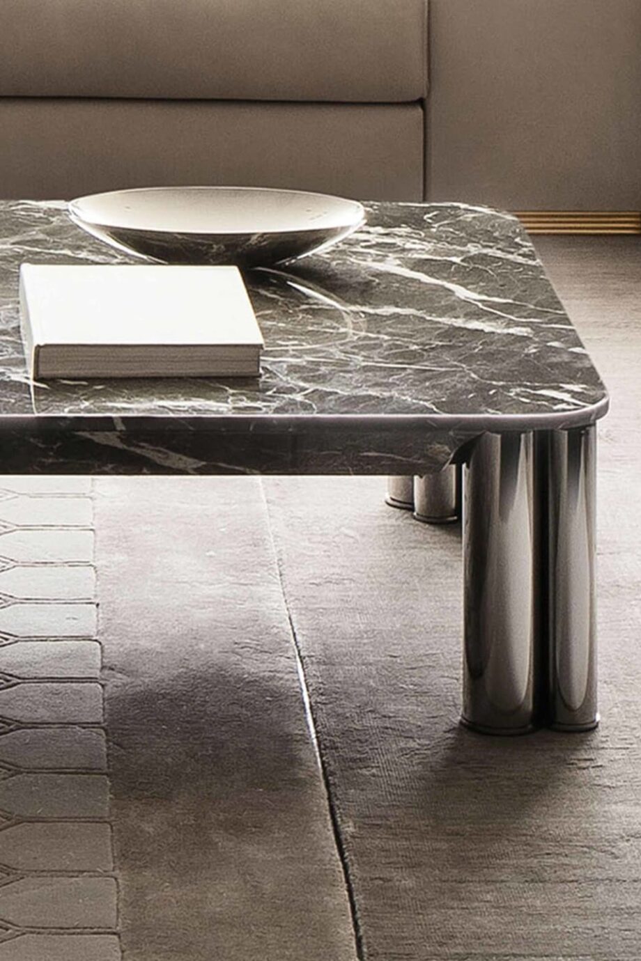 Forest coffee table | Rugiano. Exquisite coffee table with metallic legs and a top available in wood, marble, or leather.