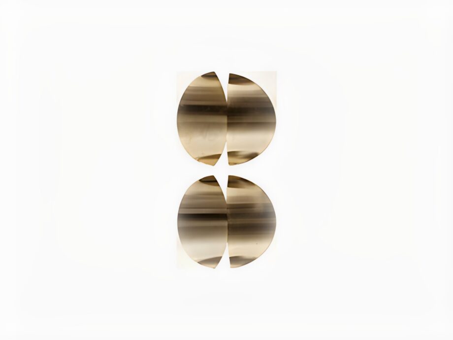 Duo wall lamp | Rugiano. Elegant brass wall lamps in two sizes for sophisticated lighting compositions in modern interiors.