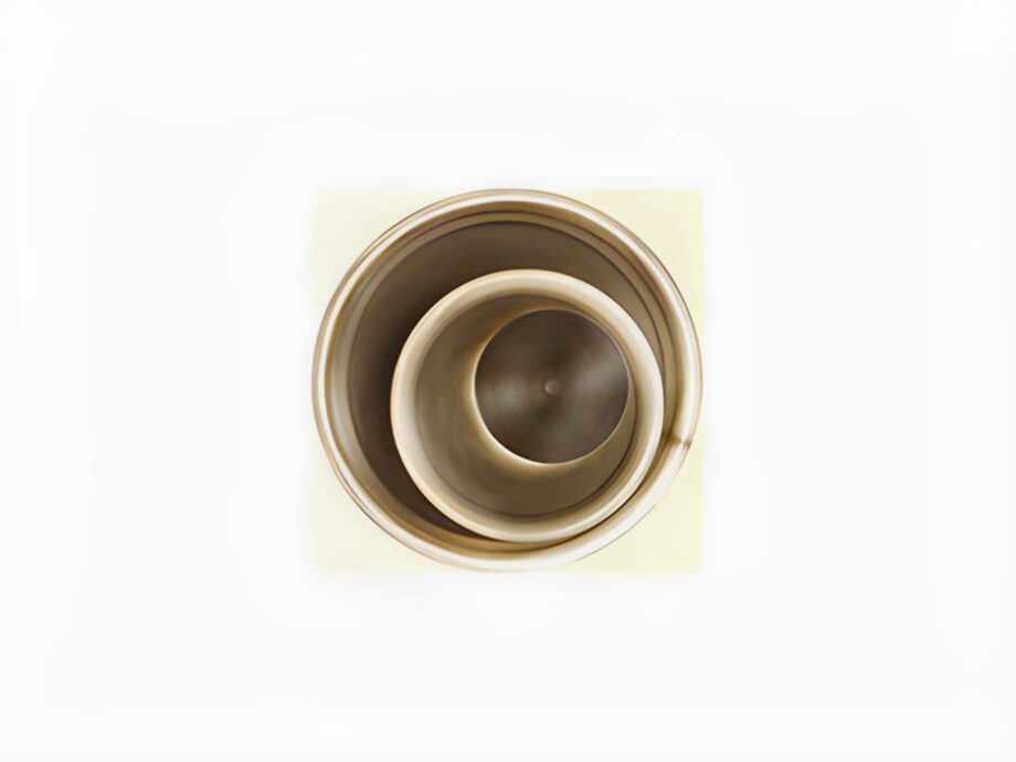 Eclipse wall lamp | Rugiano. Layered brass wall lamps with oblique light, creating volumetric compositions and a unique ambiance.