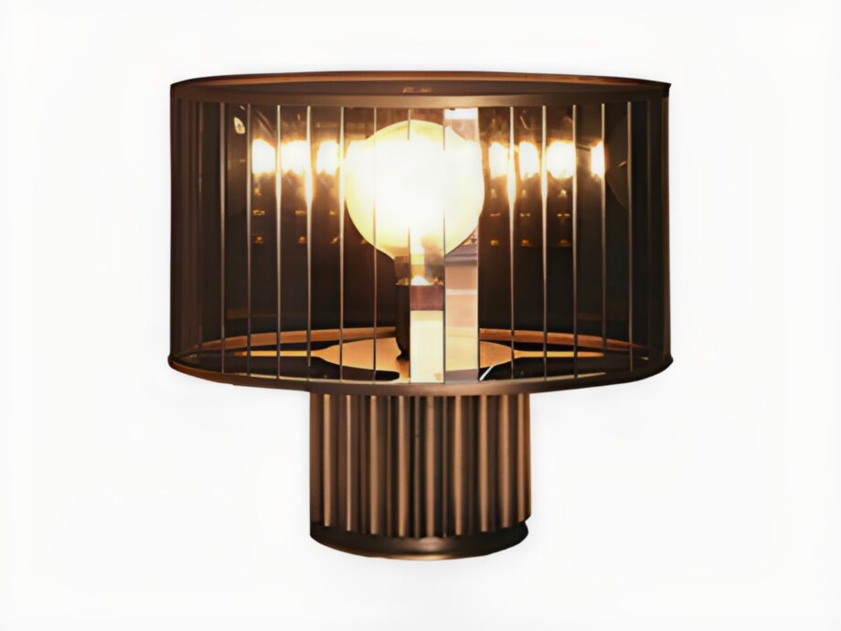 Liberty floor lamp | Rugiano. Elegant floor lamp with a column-like base and luxurious metal finishes, complemented by a glass or fabric lampshade.