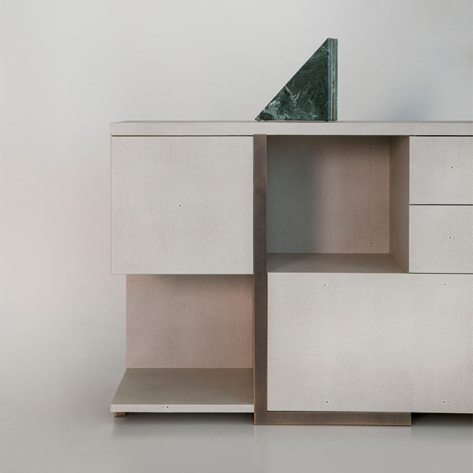 Mondrian chest of drawers | Rugiano. Exquisite chest of drawers with asymmetrical design, combining open shelves and drawers for a modern interior.
