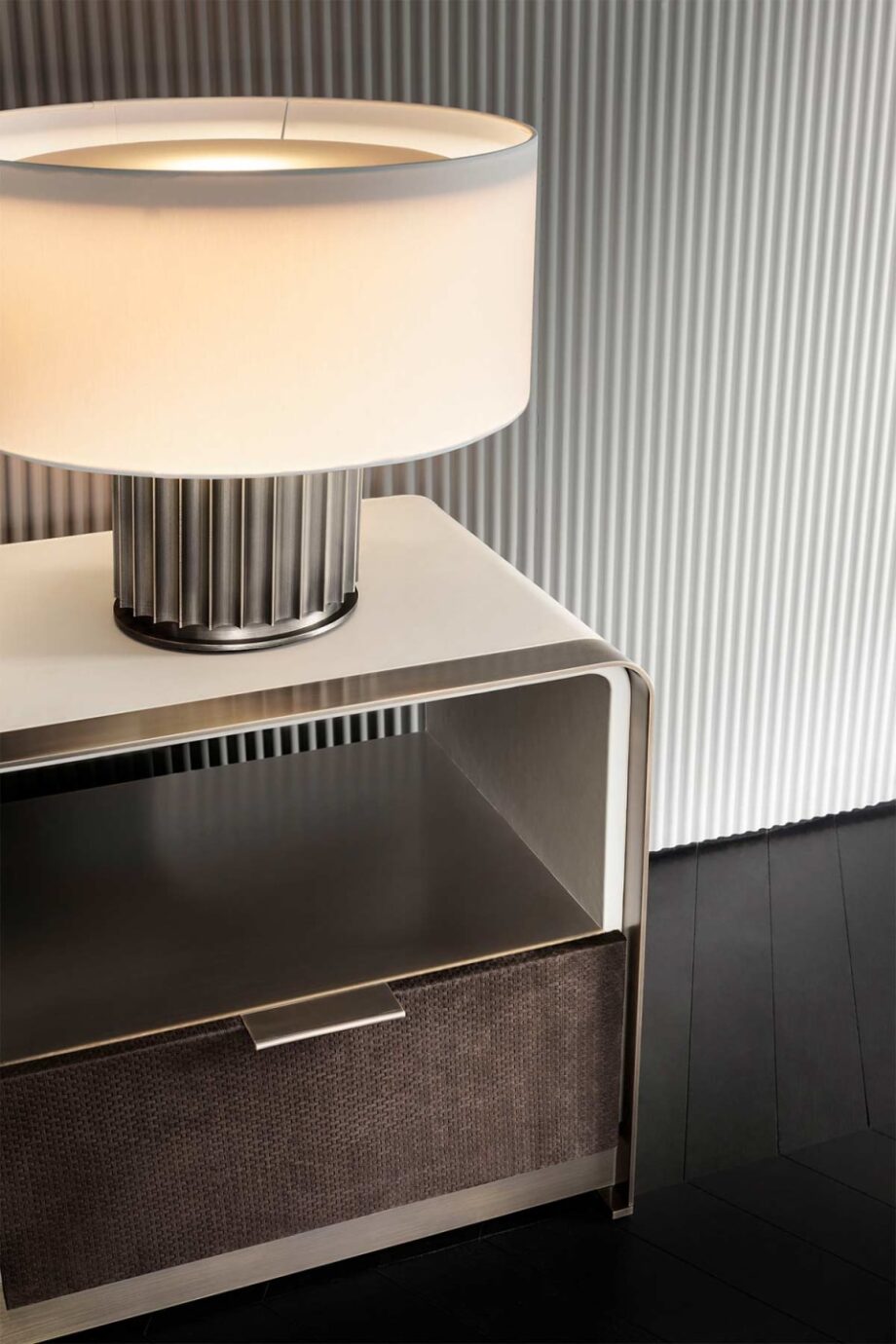 Liberty Soft floor lamp | Rugiano. Elegant lamp series featuring a column-like aluminum base with luxurious finishes and versatile shade options.
