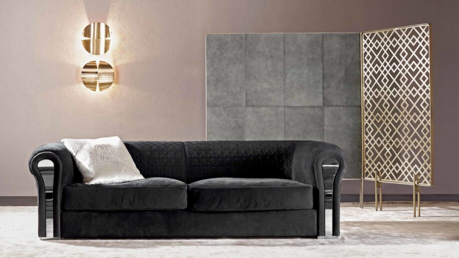 Duo wall lamp | Rugiano. Elegant brass wall lamps in two sizes for sophisticated lighting compositions in modern interiors.