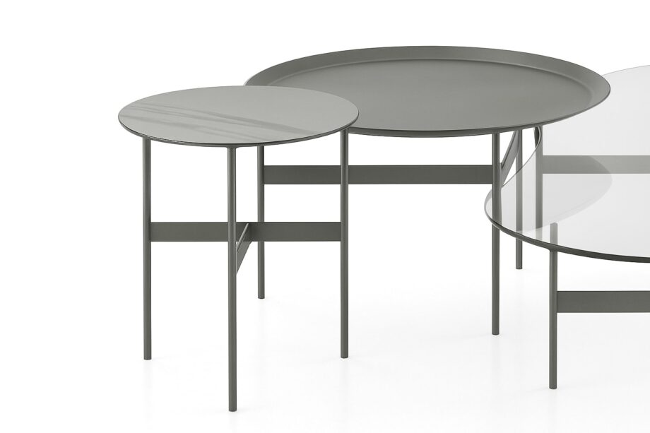 Formiche coffee table | B&B Italia. Light and versatile coffee table with sleek design and various top options for easy customization.