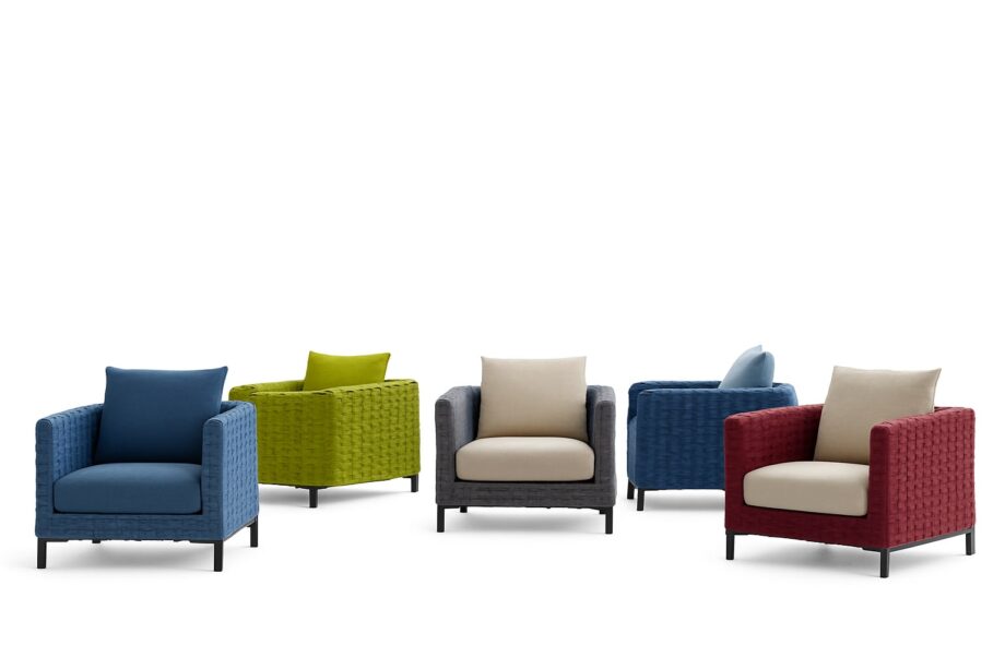 Ray Outdoor outdoor armchair | B&B Italia. Outdoor armchair with light aluminium frame, natural or fabric interlacing, resistant to UV rays, comfortable cushions. Perfect for outdoor relaxation.