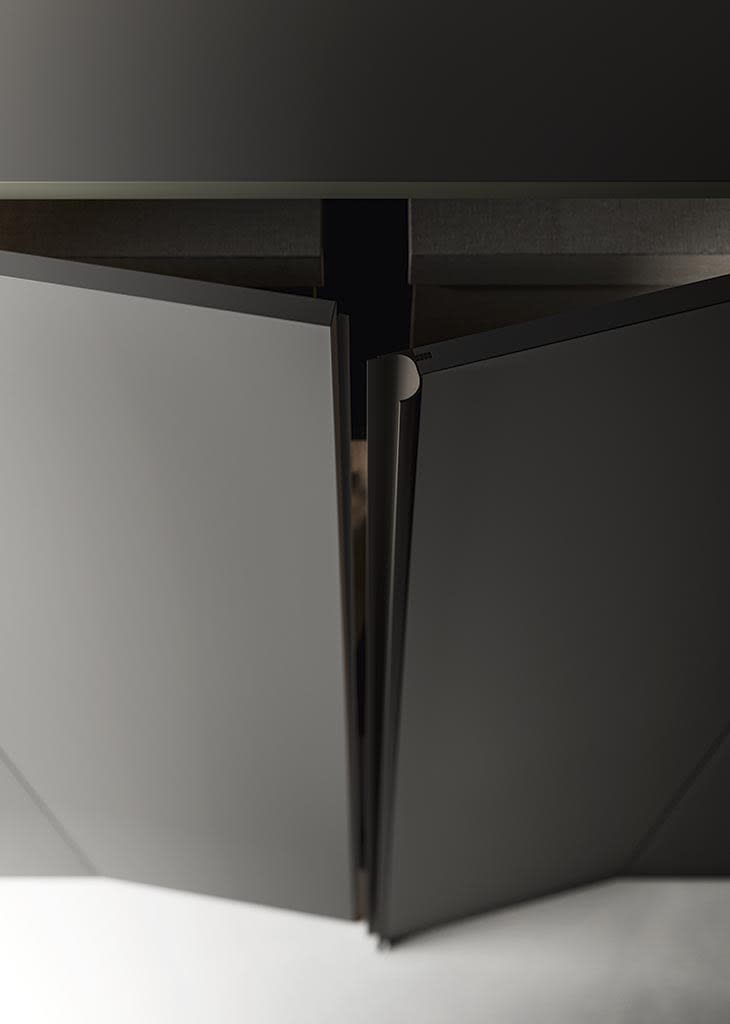 Sei Up wardrobe | ALF Dafre. Modern hinged door with clean lines for functional and elegant storage systems.